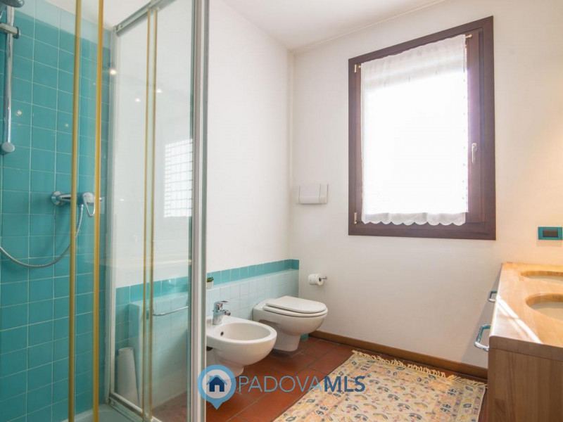 Immobile in esclusiva al Gruppo Padova MLS
Villa singola di pregio a Bragni Cadoneghe, caratteriz...