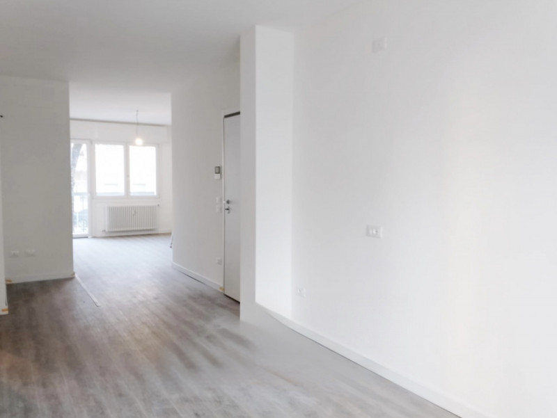 (Per INFO Mara 3481536890) A Treviso, in zona Santa Maria del Rovere, proponiamo in vendita un ma...