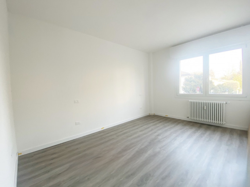 (Per INFO Mara 3481536890) A Treviso, in zona Santa Maria del Rovere, proponiamo in vendita un ma...