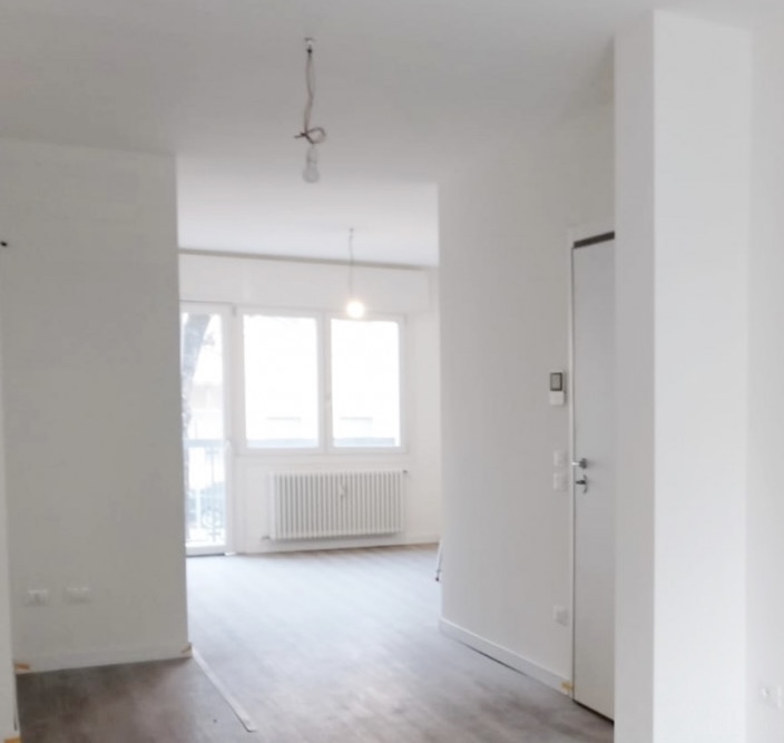 (Per INFO Mara 3481536890) A Treviso, in zona Santa Maria del Rovere, proponiamo in vendita un ma...