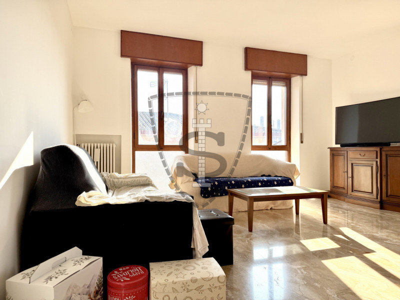 Sei alla ricerca di uno spazioso appartamento disponibile da subito? Questa soluzione a Marostica...