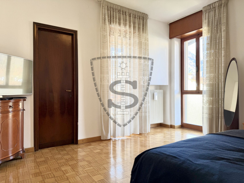 Sei alla ricerca di uno spazioso appartamento disponibile da subito? Questa soluzione a Marostica...