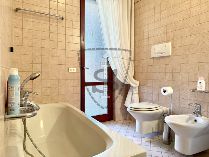 Sei alla ricerca di uno spazioso appartamento disponibile da subito? Questa soluzione a Marostica...