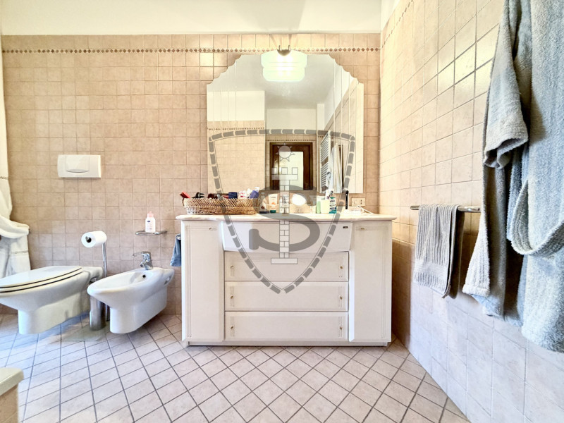 Sei alla ricerca di uno spazioso appartamento disponibile da subito? Questa soluzione a Marostica...