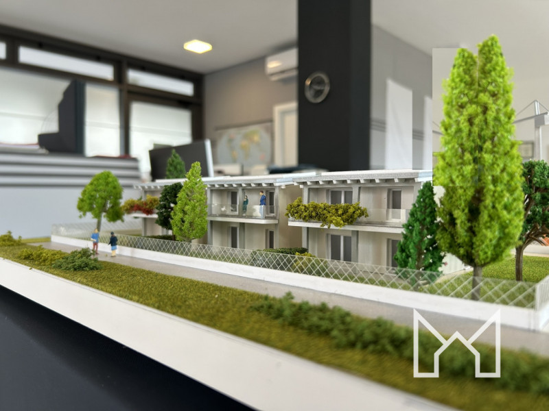 TRAVETTORE- Inserito in un quartiere chiuso e di recente costruzione, proponiamo appartamento tri...