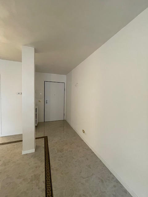 Abano Terme vendesi elegante e raffinato appartamento al primo ed ultimo piano in contesto di sol...