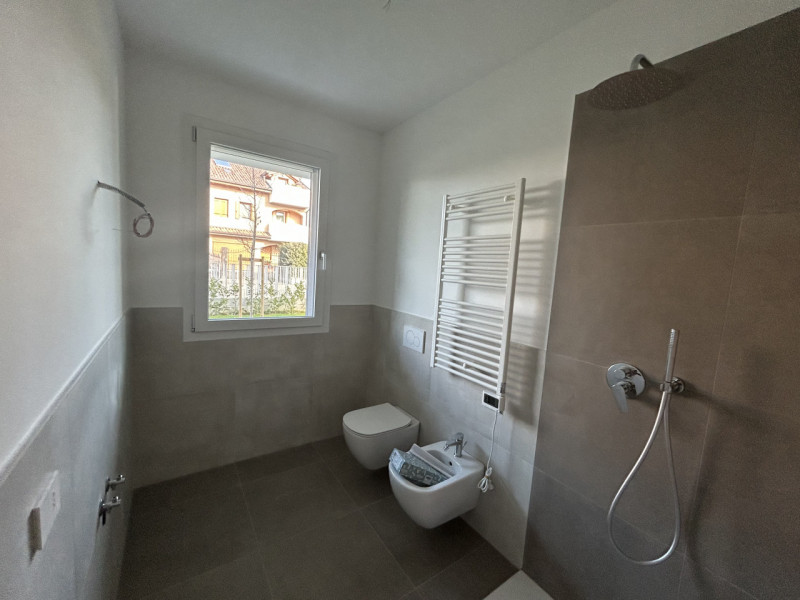 In una delle aree più ambite di Padova, nel cuore di Madonna Pellegrina, prende vita un raffinato...