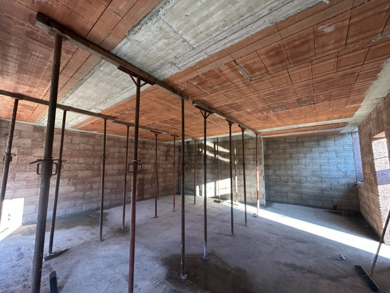 Vivere in un appartamento dove spazio, luce e comfort si incontrano è finalmente possibile. Situa...