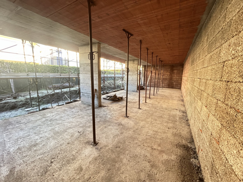 Vivere in un appartamento dove spazio, luce e comfort si incontrano è finalmente possibile. Situa...