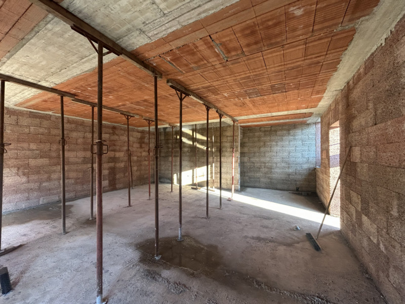 Vivere in un appartamento dove spazio, luce e comfort si incontrano è finalmente possibile. Situa...