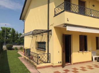 Rif. A.A.371-24

Vendita all'asta - bifamiliare su tre livelli in data 24 febbraio 2026

Descrizi...