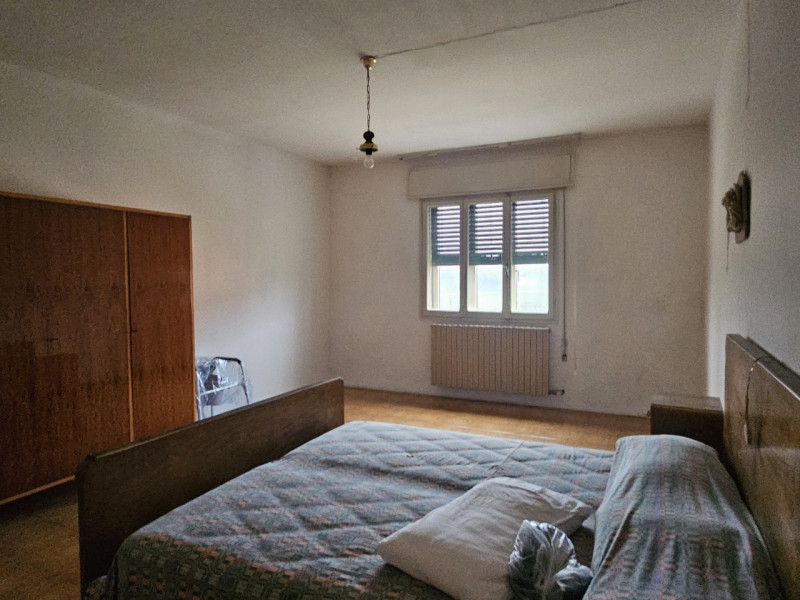 Scoprite questa affascinante porzione di casa a schiera, situata nel tranquillo comune di Santa C...