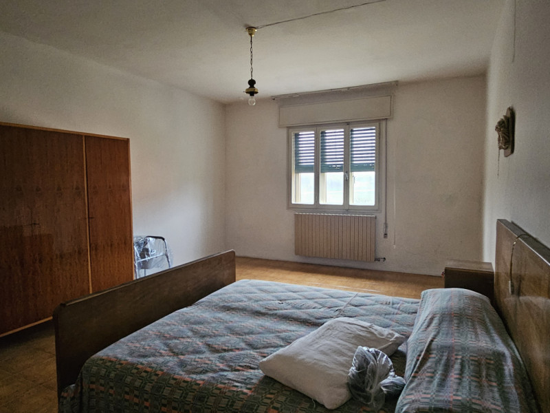 Scoprite questa affascinante porzione di casa a schiera, situata nel tranquillo comune di Santa C...