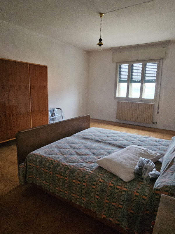 Scoprite questa affascinante porzione di casa a schiera, situata nel tranquillo comune di Santa C...