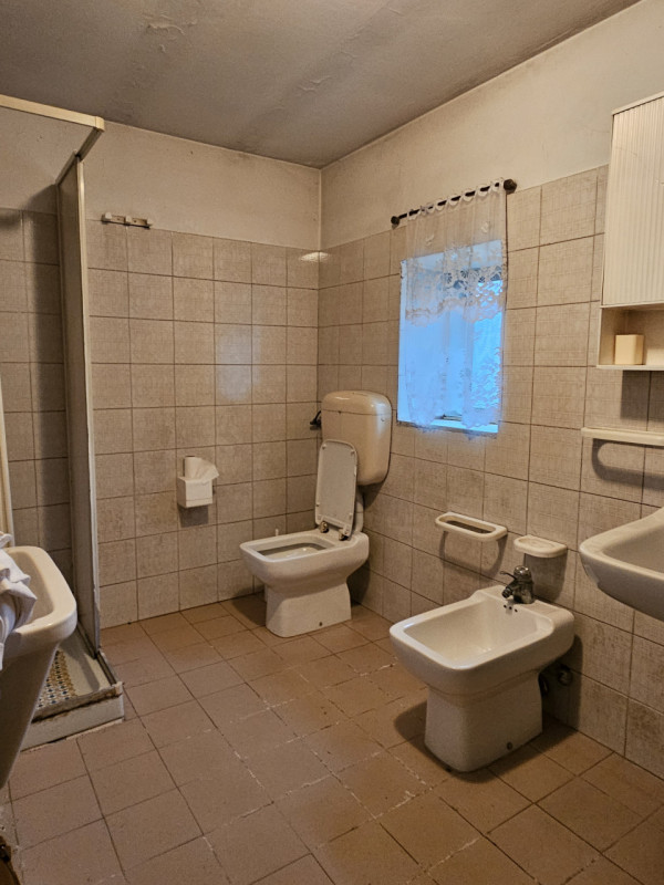 Scoprite questa affascinante porzione di casa a schiera, situata nel tranquillo comune di Santa C...