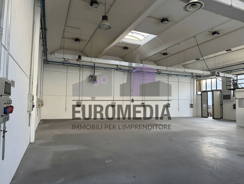 Per informazioni: 375.7062731

EUROMEDIA propone in vendita un interessante immobile a destinazio...