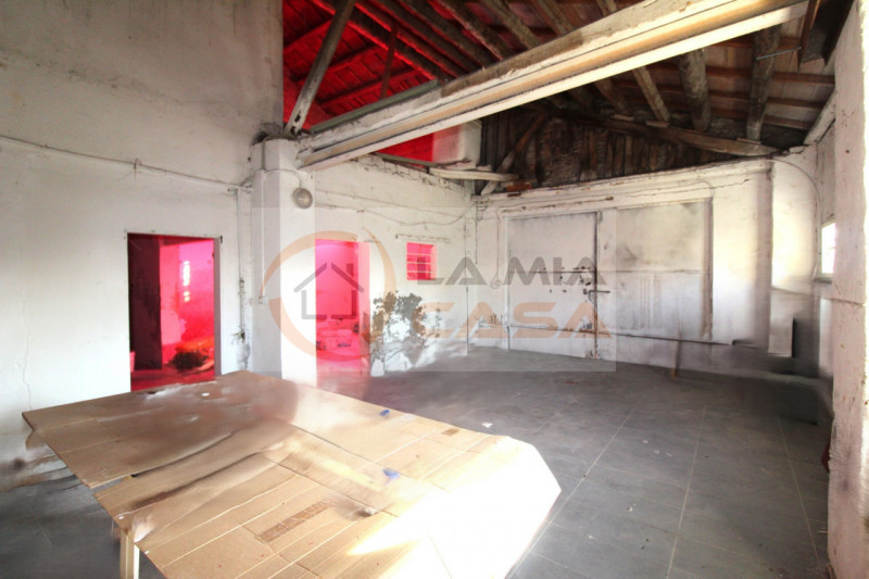 Proponiamo in vendita, nel cuore del comune di Codevigo, una rara opportunità: casa singola terra...