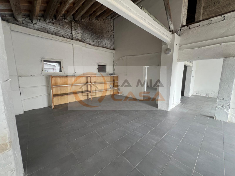 Proponiamo in vendita, nel cuore del comune di Codevigo, una rara opportunità: casa singola terra...