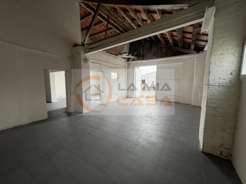 Proponiamo in vendita, nel cuore del comune di Codevigo, una rara opportunità: casa singola terra...