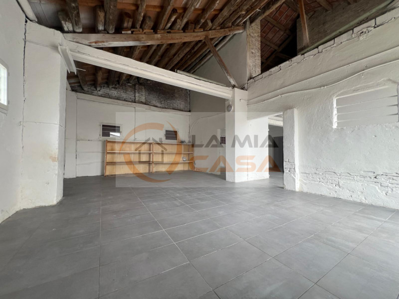 Proponiamo in vendita, nel cuore del comune di Codevigo, una rara opportunità: casa singola terra...