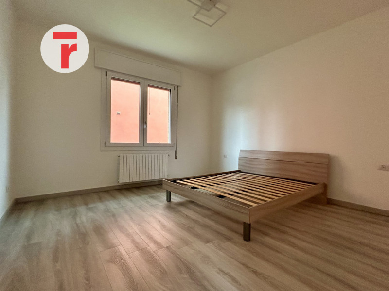 Cadoneghe - loc. Mejaniga. Immobile situato in centro a Mejaniga, a due passi dalla fermata dell'...