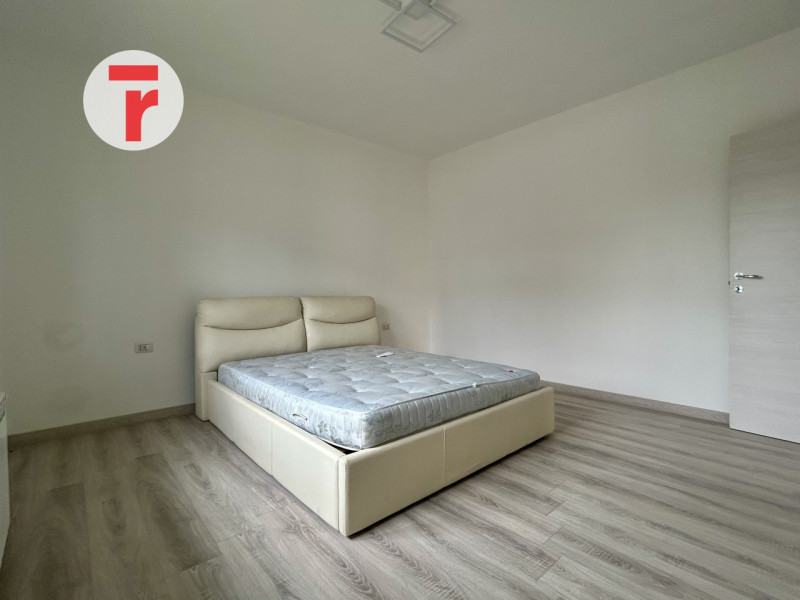 Cadoneghe - loc. Mejaniga. Immobile situato in centro a Mejaniga, a due passi dalla fermata dell'...