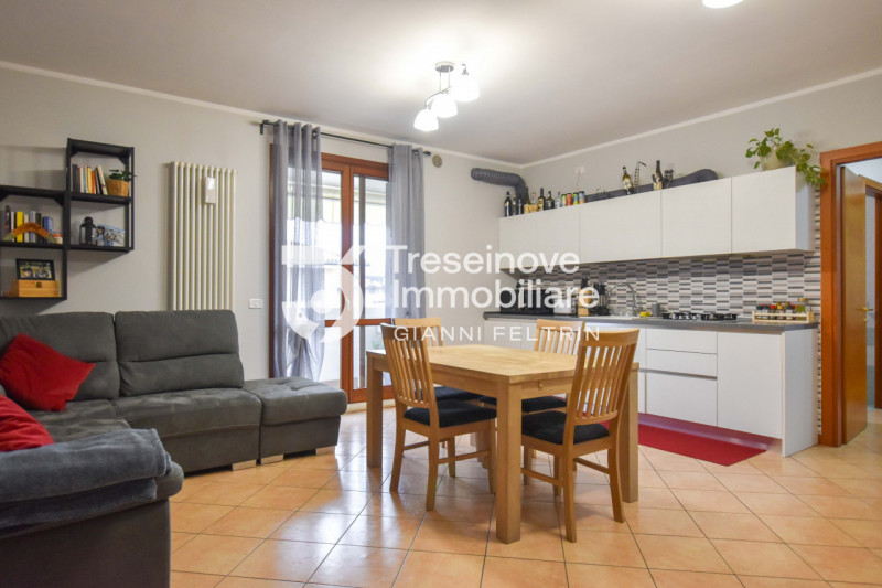 (Per INFO Feltrin Simone 3427586513) Proponiamo in vendita trilocale al primo piano a Vedelago, s...