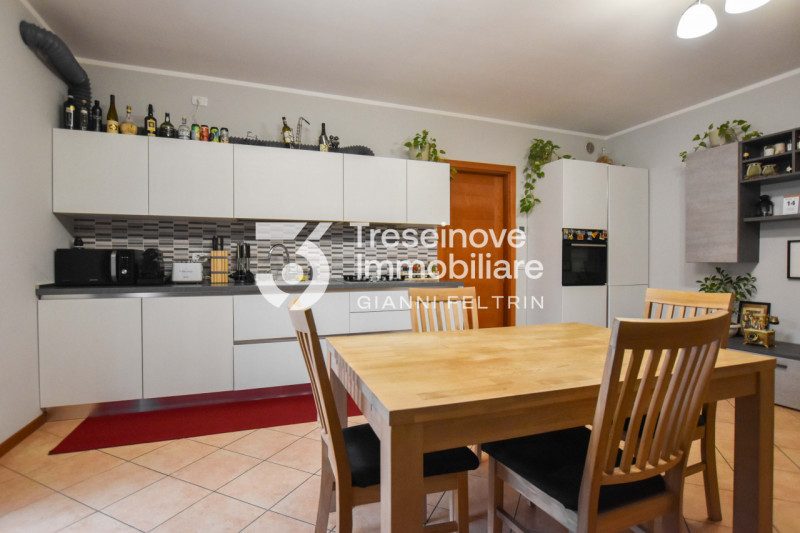 (Per INFO Feltrin Simone 3427586513) Proponiamo in vendita trilocale al primo piano a Vedelago, s...