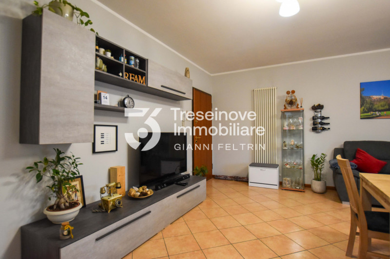 (Per INFO Feltrin Simone 3427586513) Proponiamo in vendita trilocale al primo piano a Vedelago, s...