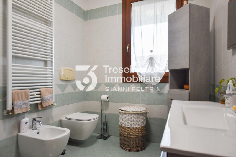 (Per INFO Feltrin Simone 3427586513) Proponiamo in vendita trilocale al primo piano a Vedelago, s...