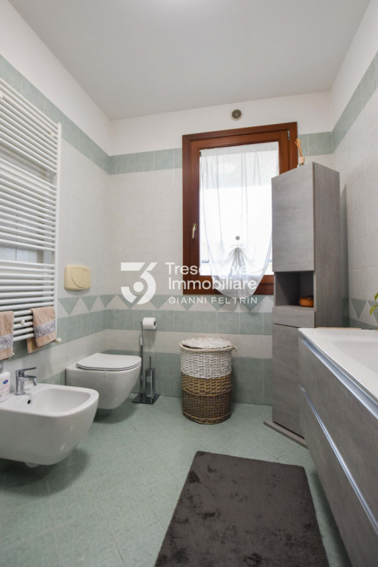 (Per INFO Feltrin Simone 3427586513) Proponiamo in vendita trilocale al primo piano a Vedelago, s...