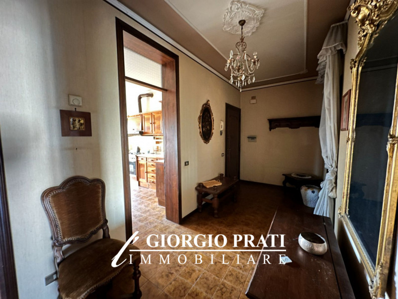 A soli 500 metri dal centro storico di Bassano del Grappa, proponiamo in esclusiva un ampio appar...