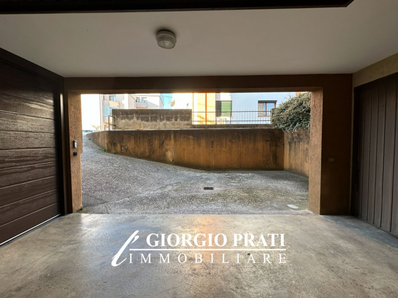 A soli 500 metri dal centro storico di Bassano del Grappa, proponiamo in esclusiva un ampio appar...