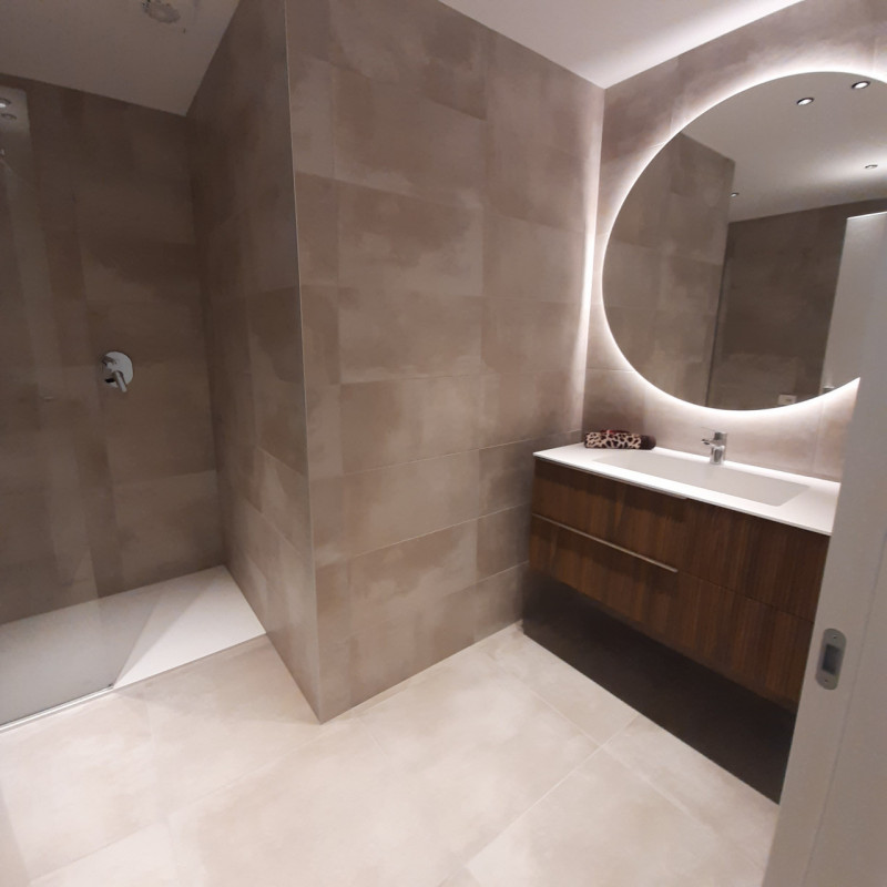 A pochi passi dalle mura storiche, proponiamo un lussuoso ATTICO con una spledida esposizione al ...