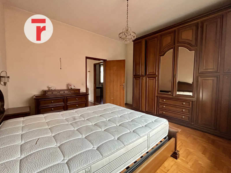 Cadoneghe - loc. Mejaniga. Immobile situato in centro a Mejaniga, a due passi dalla fermata dell'...