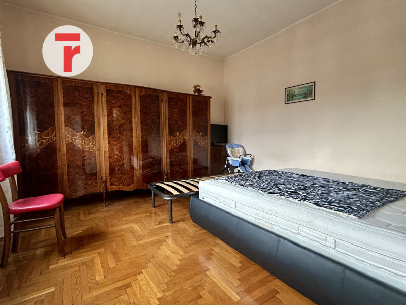 Cadoneghe - loc. Mejaniga. Immobile situato in centro a Mejaniga, a due passi dalla fermata dell'...