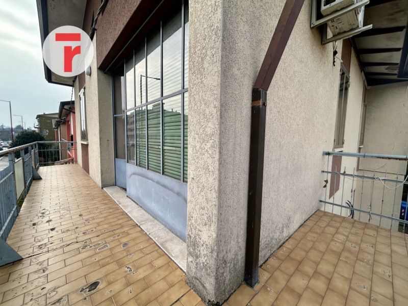 Cadoneghe - loc. Mejaniga. Immobile situato in centro a Mejaniga, a due passi dalla fermata dell'...