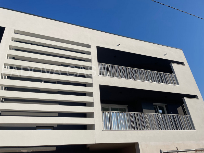 L'emozione di una Villa, la comodità di un Appartamento
Nel cuore pulsante di Madonna Pellegrina,...