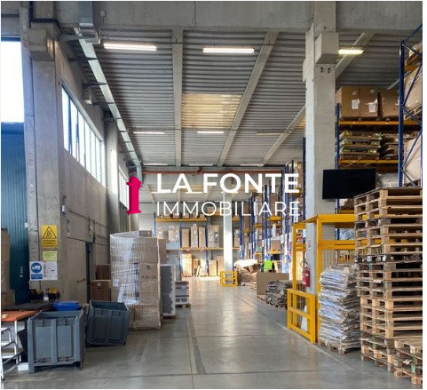 Cazzago di Pianiga, Ballò di Mirano, Dolo, Magazzino Mq. 10.700 alto mt 8.00Libero Feb. 2026 in L...