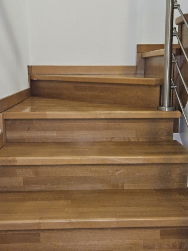 Scopri questa casetta a schiera, situata nel centro di Este. Questa porzione centrale offre un am...