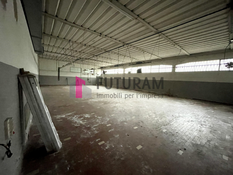 RIF: 129NM - CONSELVE (PD) - PER INFO 340 335 8378 - 0444/310220

Propongo in vendita un capannon...