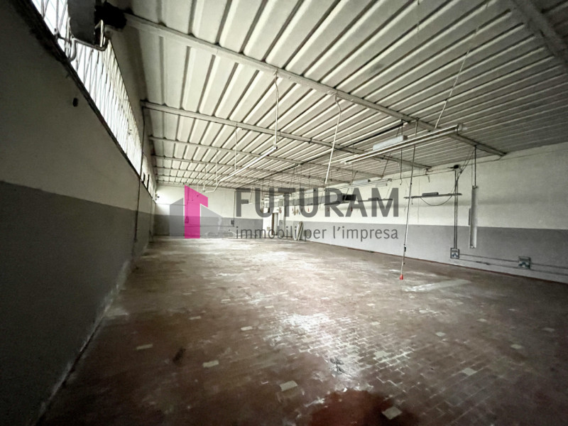 RIF: 129NM - CONSELVE (PD) - PER INFO 340 335 8378 - 0444/310220

Propongo in vendita un capannon...