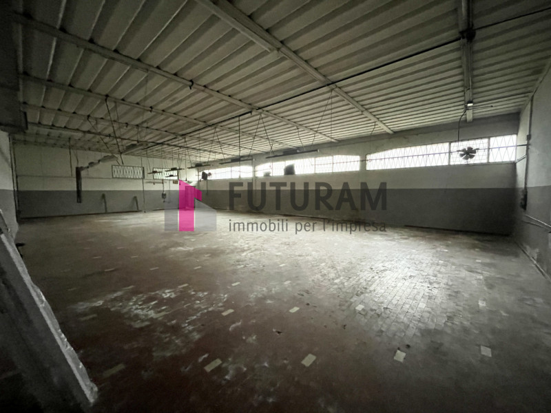 RIF: 129NM - CONSELVE (PD) - PER INFO 340 335 8378 - 0444/310220

Propongo in vendita un capannon...