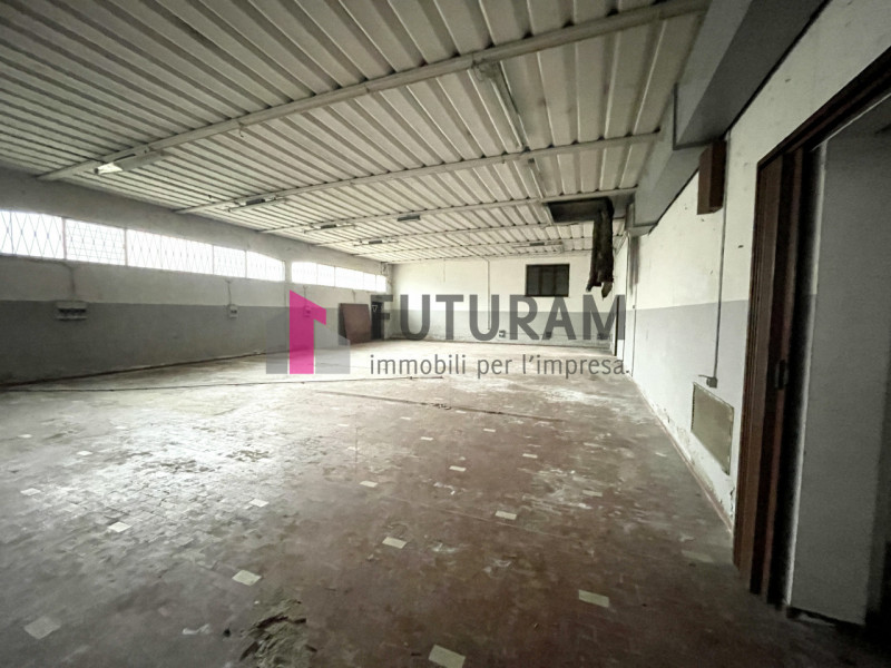 RIF: 129NM - CONSELVE (PD) - PER INFO 340 335 8378 - 0444/310220

Propongo in vendita un capannon...