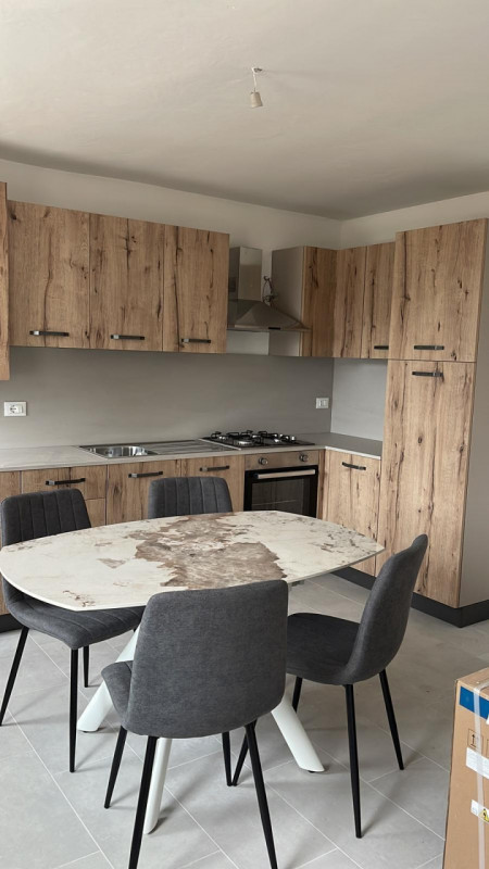 Piovene Rocchette
Proponiamo in affitto casa completamente arredata, pronta da abitare.
L'immobil...