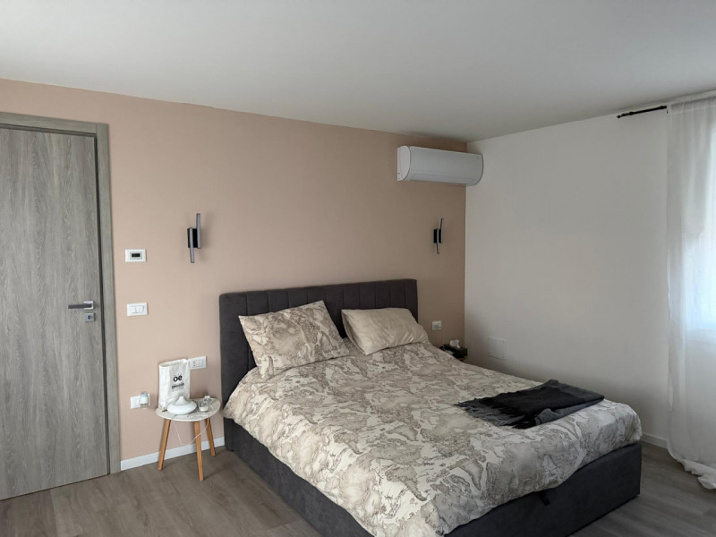 Piovene Rocchette
Proponiamo in affitto casa completamente arredata, pronta da abitare.
L'immobil...