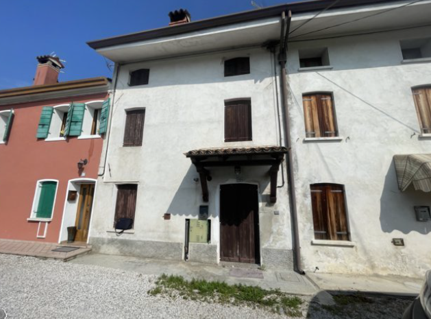 Rif. A.A.282-24

Vendita all'asta - fabbricato residenziale su tre livelli in data 25 febbraio 20...
