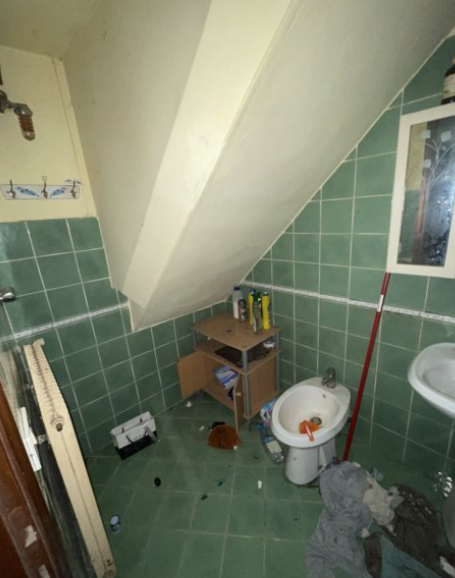 Rif. A.A.282-24

Vendita all'asta - fabbricato residenziale su tre livelli in data 25 febbraio 20...