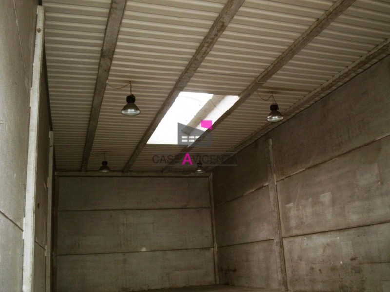 VICENZA EST - Rif. 614FUTURAM  - Per info 0444/310220
Proponiamo in affitto un capannone di circa...