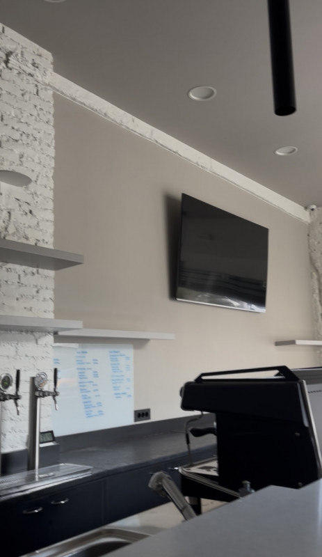 Proponiamo in affitto un’attività commerciale ad uso bar situata nel cuore di Vittorio Veneto, pr...